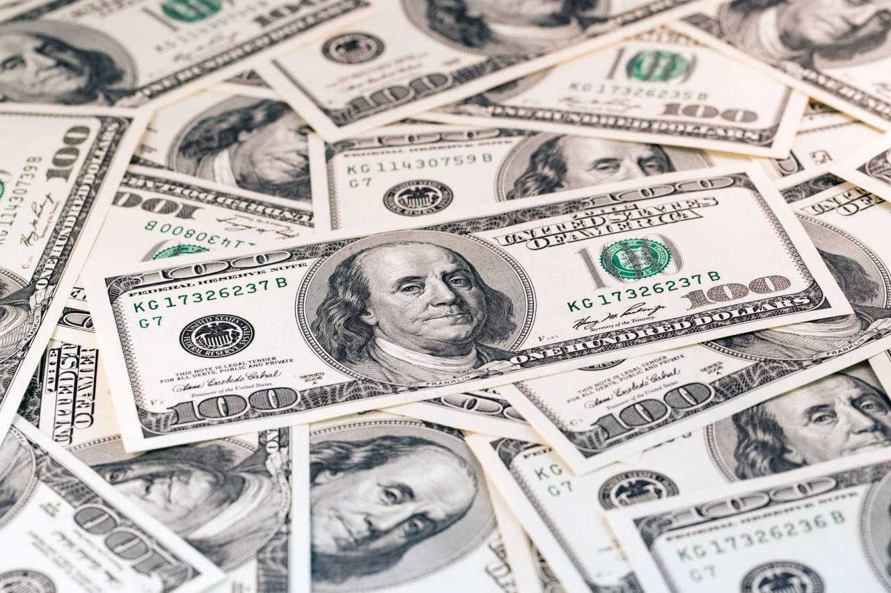 BNP Paribas vê dólar a R$ 4,50 no 2º trimestre de 2022 com commodities e juros mais altos