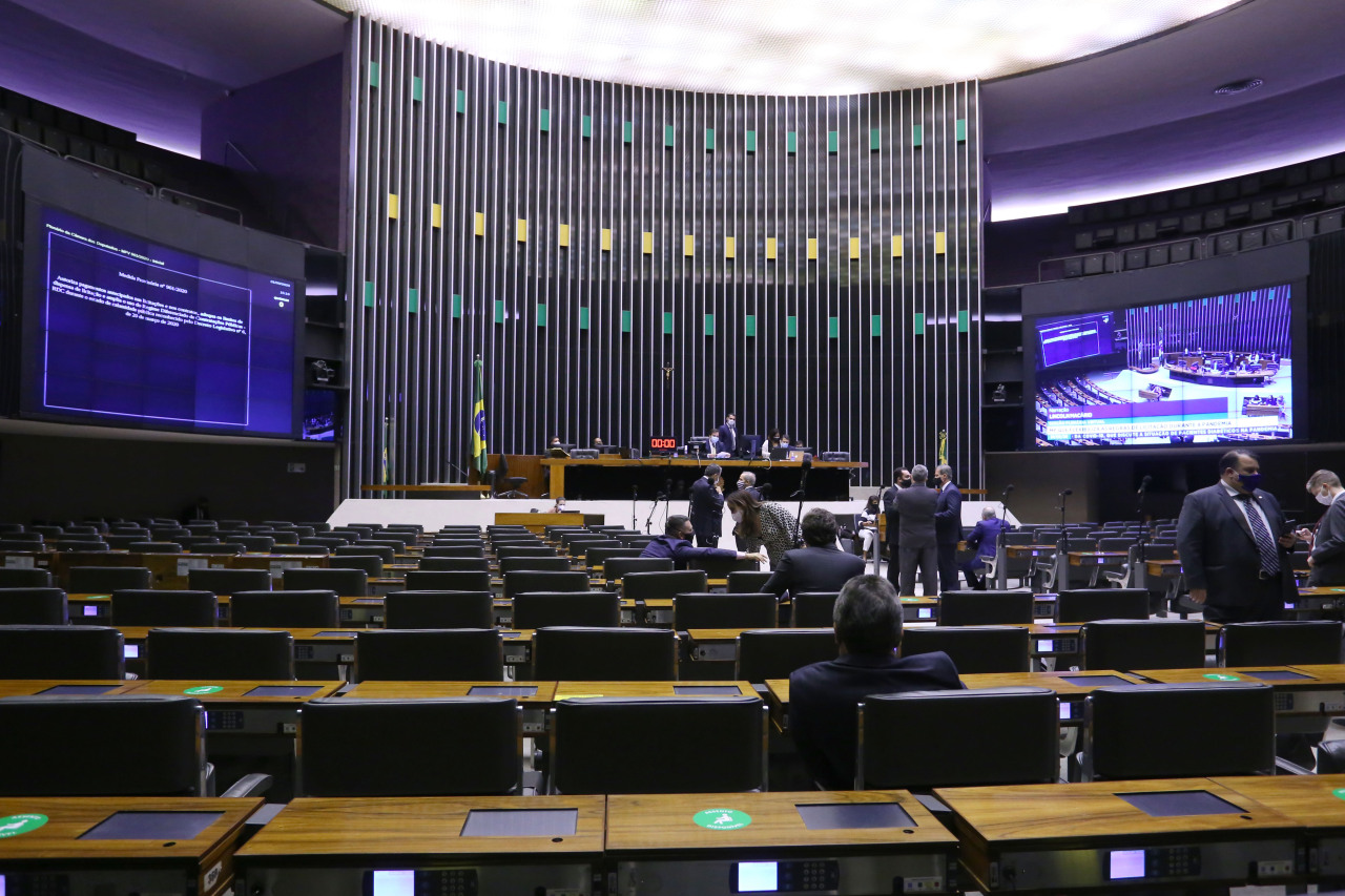 Câmara aprova MP que eleva tributos de bancos para permitir subsídio a diesel; texto vai à sanção presidencial