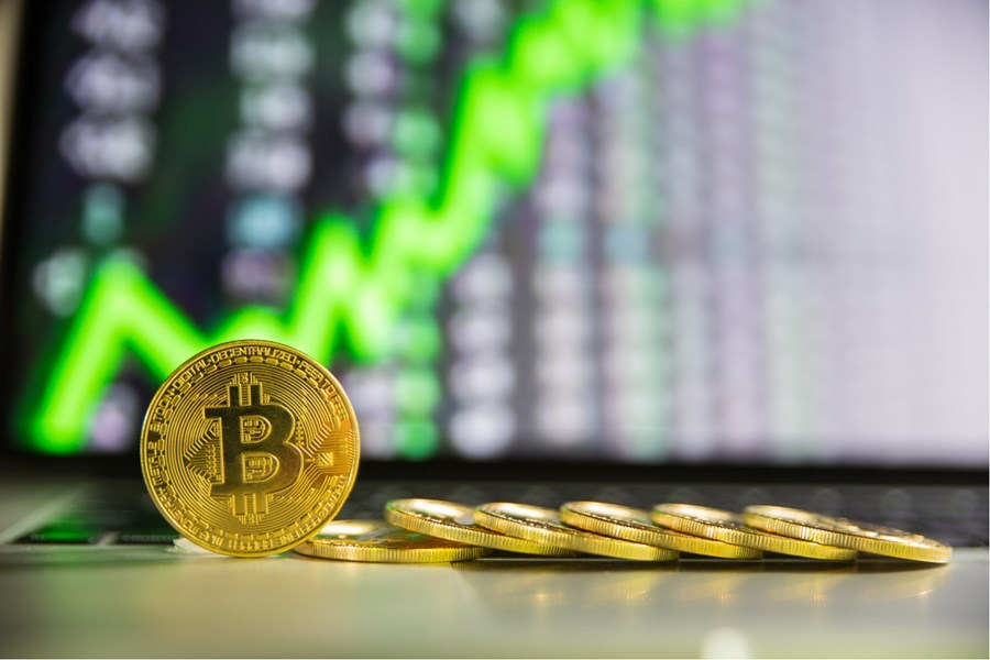 Bitcoin supera US$ 46 mil e bate máxima em quase 3 meses; o que esperar do preço no curto prazo?