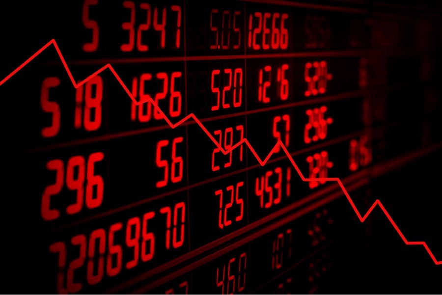 Ibovespa Futuro cai mais de 1% com tensão externa e derrocada de commodities; dólar supera R$ 5,44